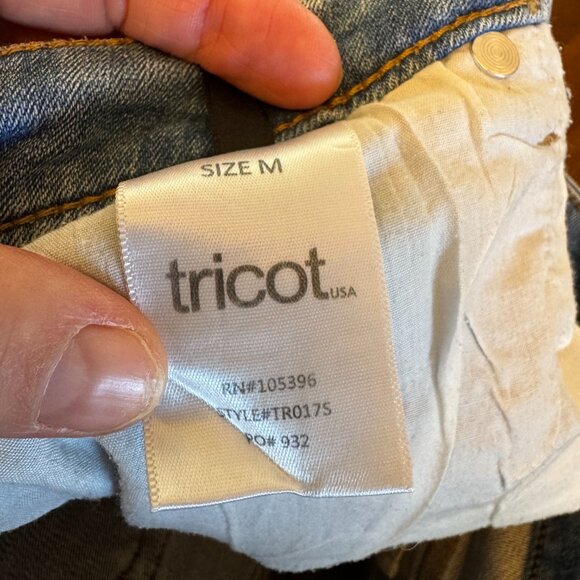 Tricot Women’s Cut Off Denim Shorts – Size M – Distressed, Stretchy, VGUC - Picture 5 of 8
